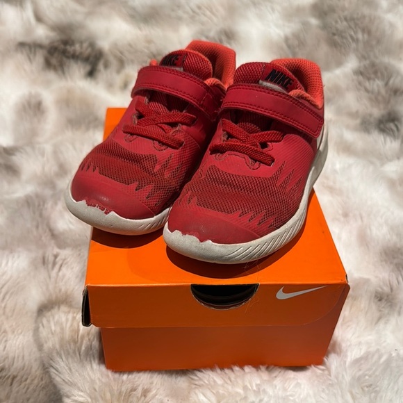 Nike Other - Nike 10c Star Runner Sneakers